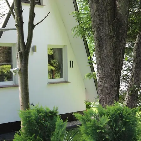 Ferienhaus Ferienhaus Auf Großem Wassergrundstück Mit Kamin