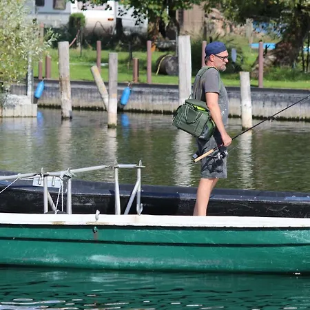 Ferienhaus Auf Grossem Wassergrundstuck Mit Kamin *
