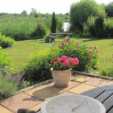 Ferienhaus Ferienhaus Auf Großem Wassergrundstück Mit Kamin Warnow (Nordwestmecklenburg)