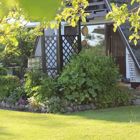 Ferienhaus Ferienhaus Auf Großem Wassergrundstück Mit Kamin