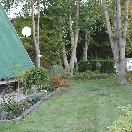 Ferienhaus Auf Großem Wassergrundstück Mit Kamin