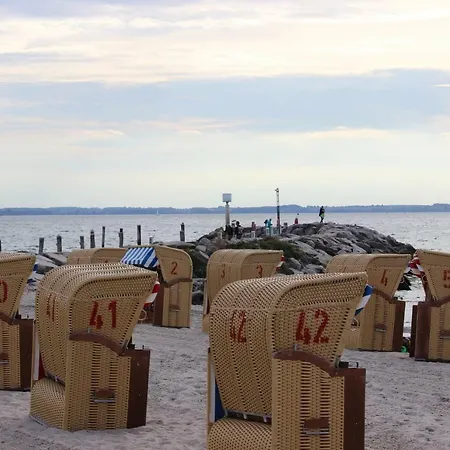 Ferienhaus Auf Großem Wassergrundstück Mit Kamin * Warnow (Nordwestmecklenburg)