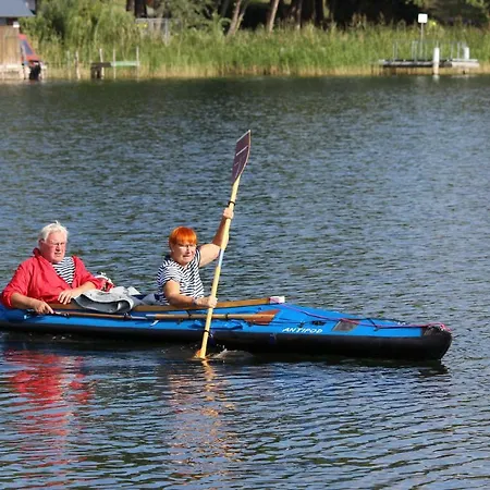 Ferienhaus Ferienhaus Auf Großem Wassergrundstück Mit Kamin *
