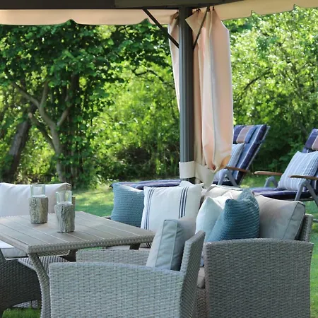 Ferienhaus Auf Großem Wassergrundstück Mit Kamin Ferienhaus